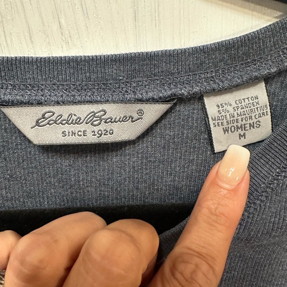 ddie Bauer Women’s Blue Long Sleeve V-Neck Top Size M Cotton Blend Casual - Picture 8 of 8